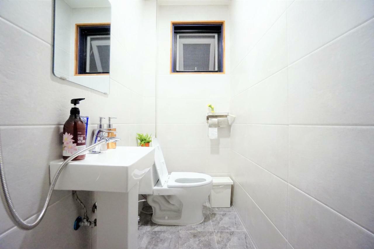 Seoulcube Ewha -female Only Guest house 2*